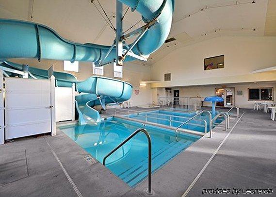 ロードウェイ イン West Fargo エクステリア 写真