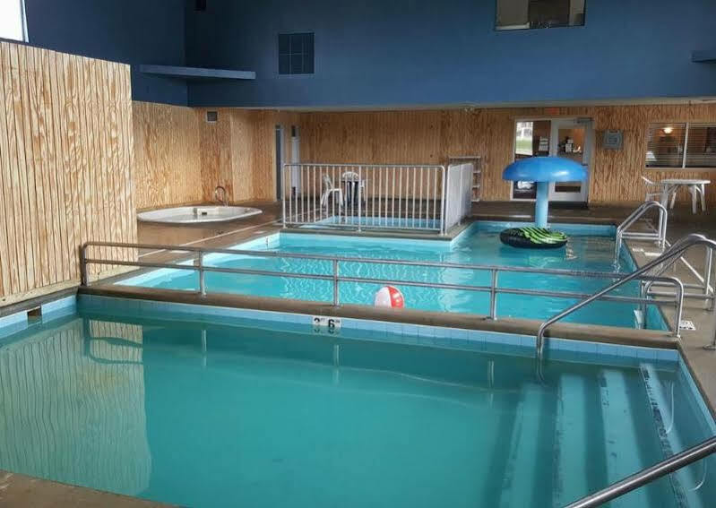 ロードウェイ イン West Fargo エクステリア 写真